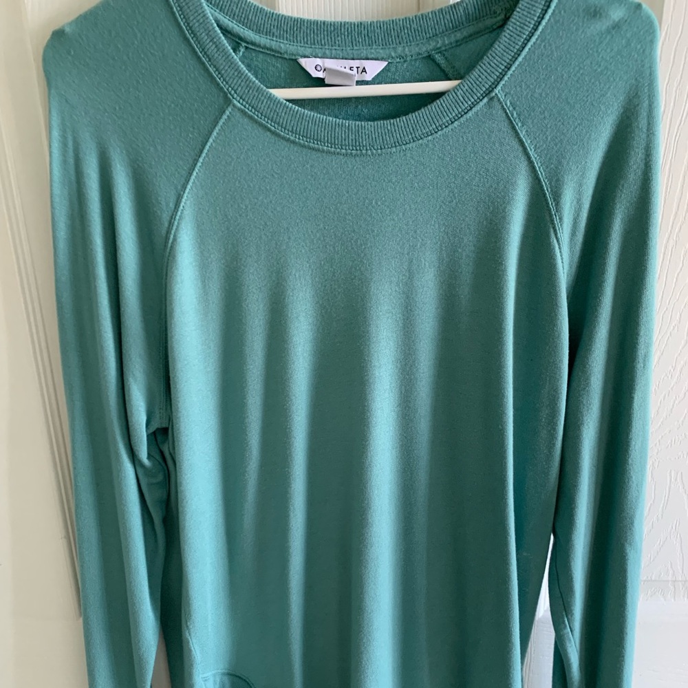 Athleta Mindset Long sleeve top Size M GUC